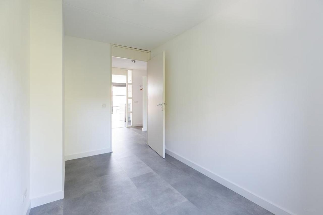Modern appartement met kookeiland in Buitenveldert - Afbeelding 13