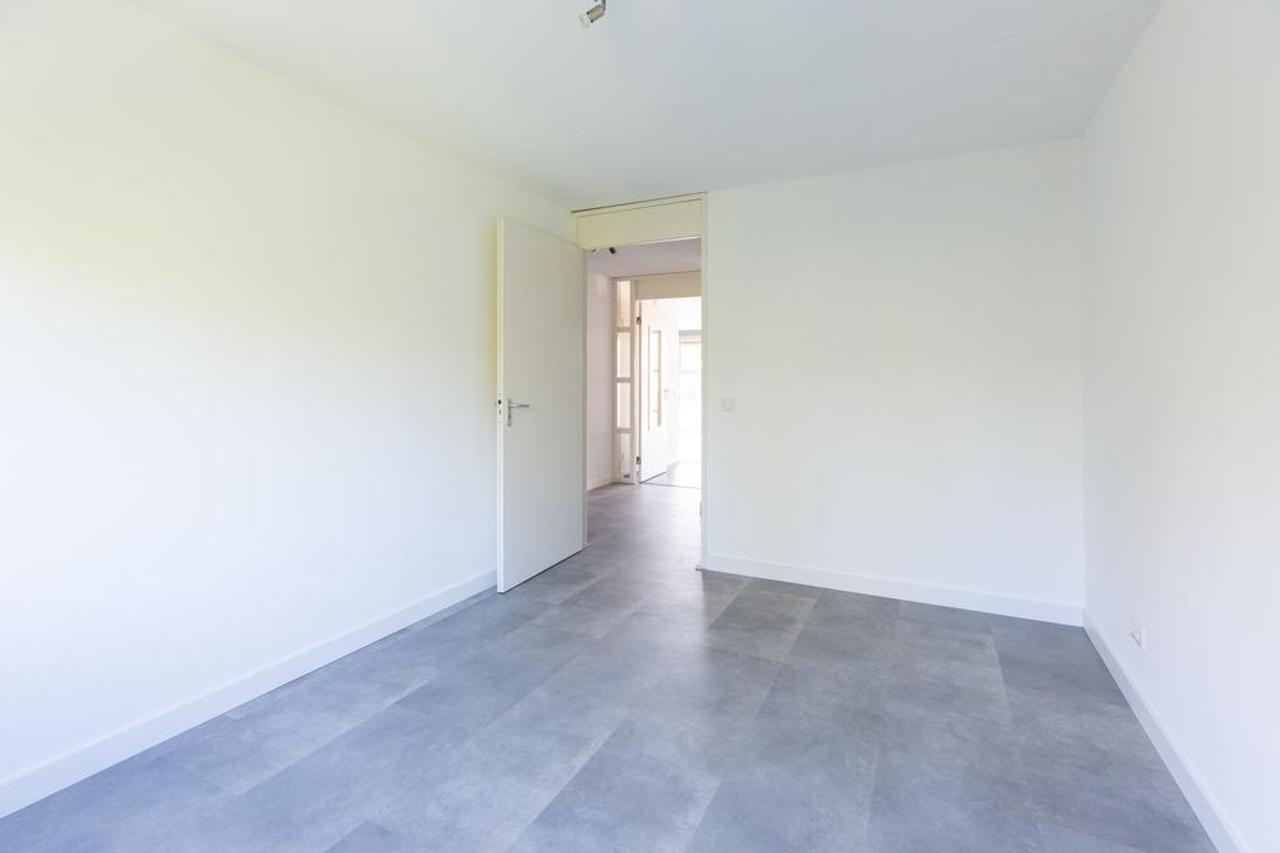 Modern appartement met kookeiland in Buitenveldert - Afbeelding 14