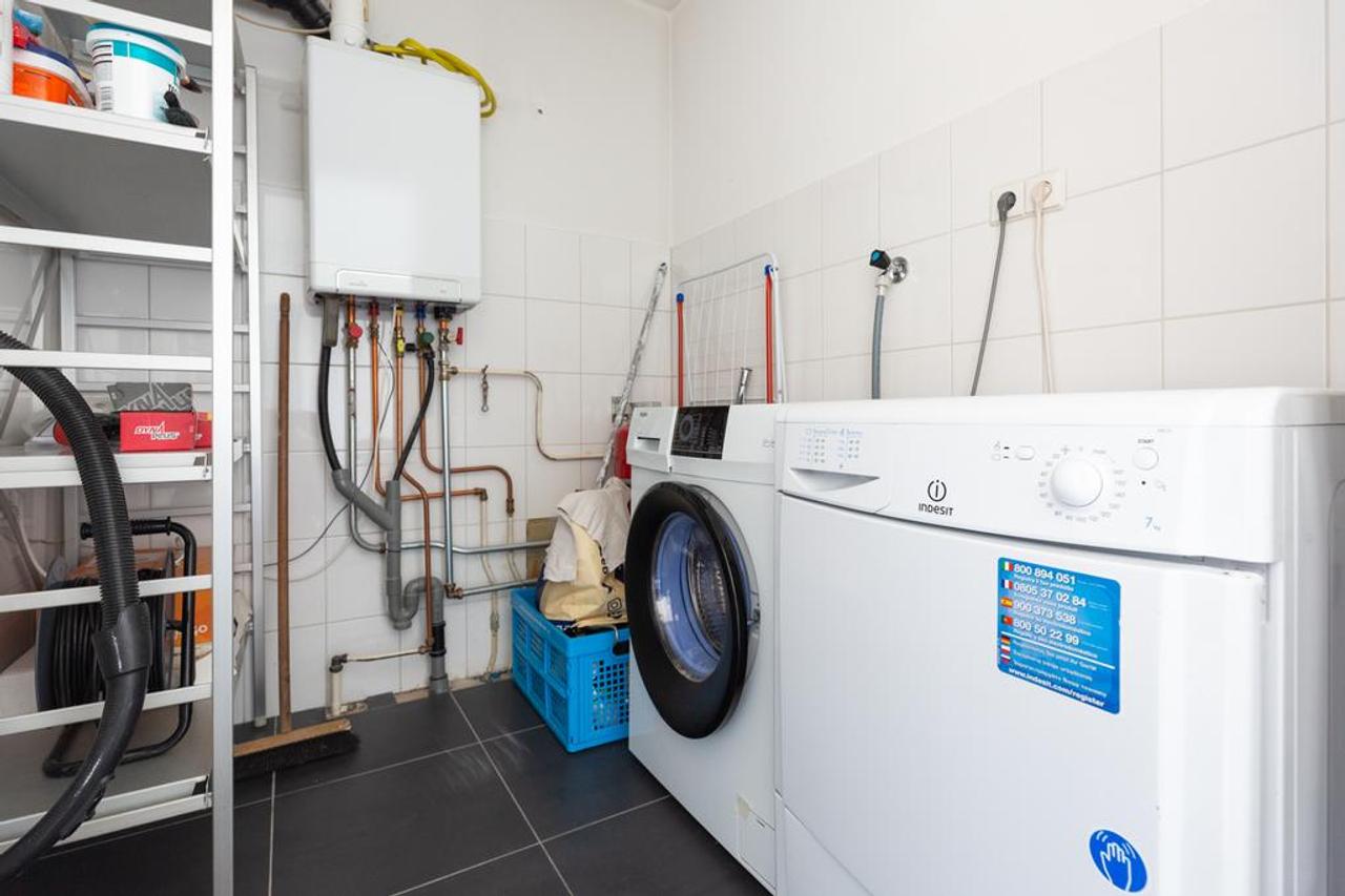 Modern appartement met kookeiland in Buitenveldert - Afbeelding 17