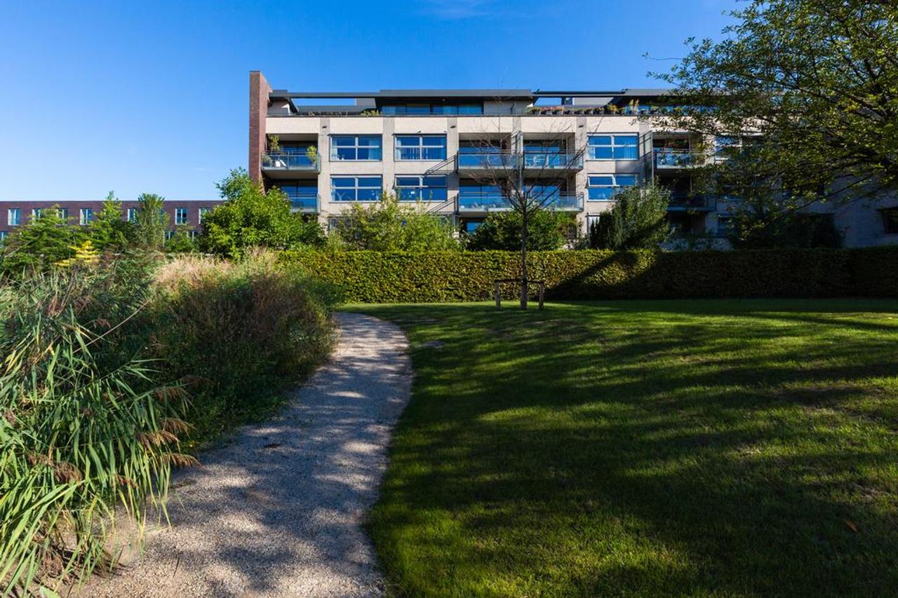Modern appartement met kookeiland in Buitenveldert - Afbeelding 21