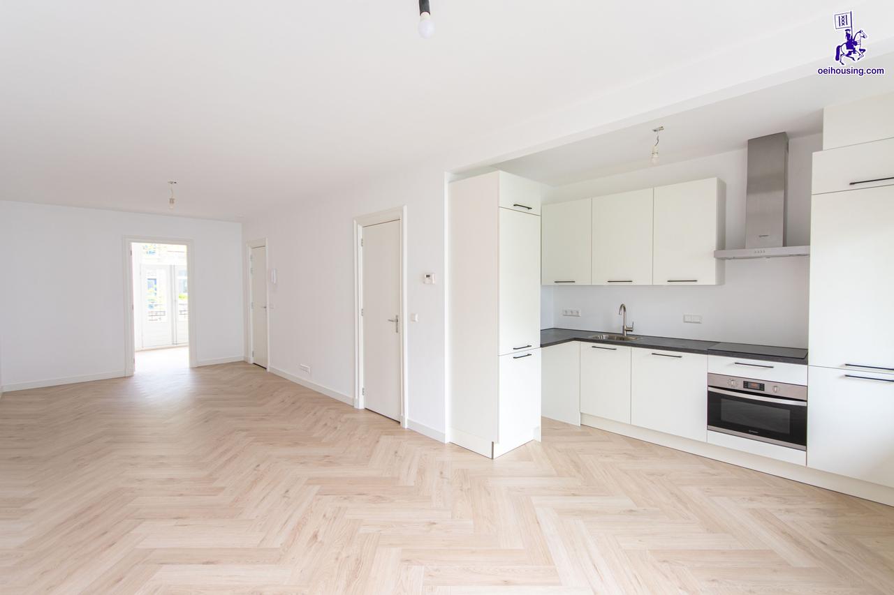Appartement met zonnig balkon in Oud-West - Afbeelding 1