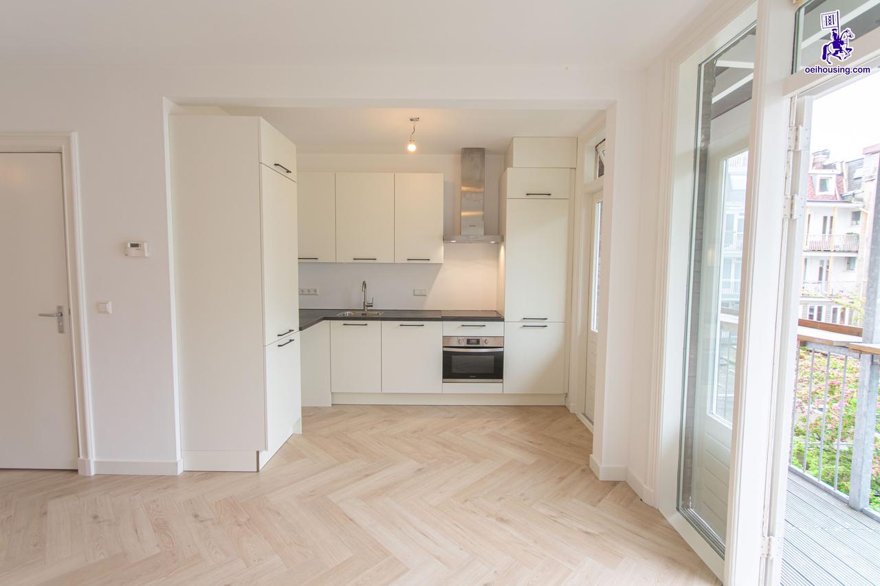 Appartement met zonnig balkon in Oud-West - Afbeelding 2