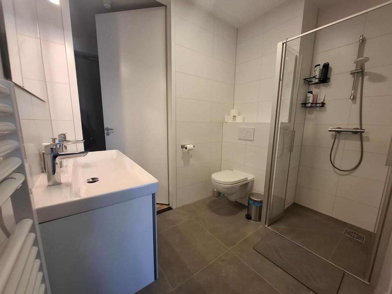 1-bedroom apartment with balcony in Eindhoven - Image 6
