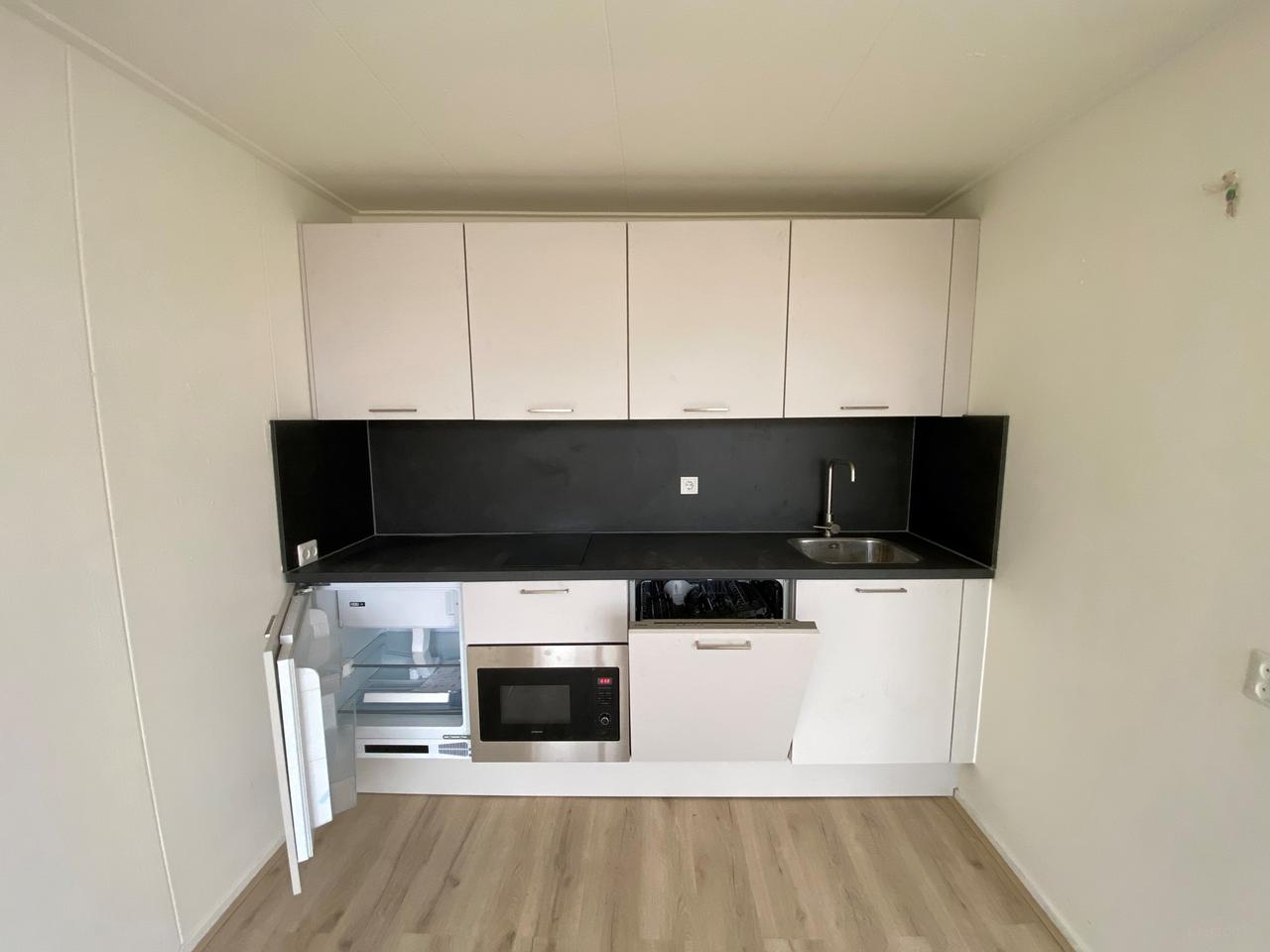 Studentenkamer van 12 m² met eigen keuken in de Oosterpoort - Afbeelding 4