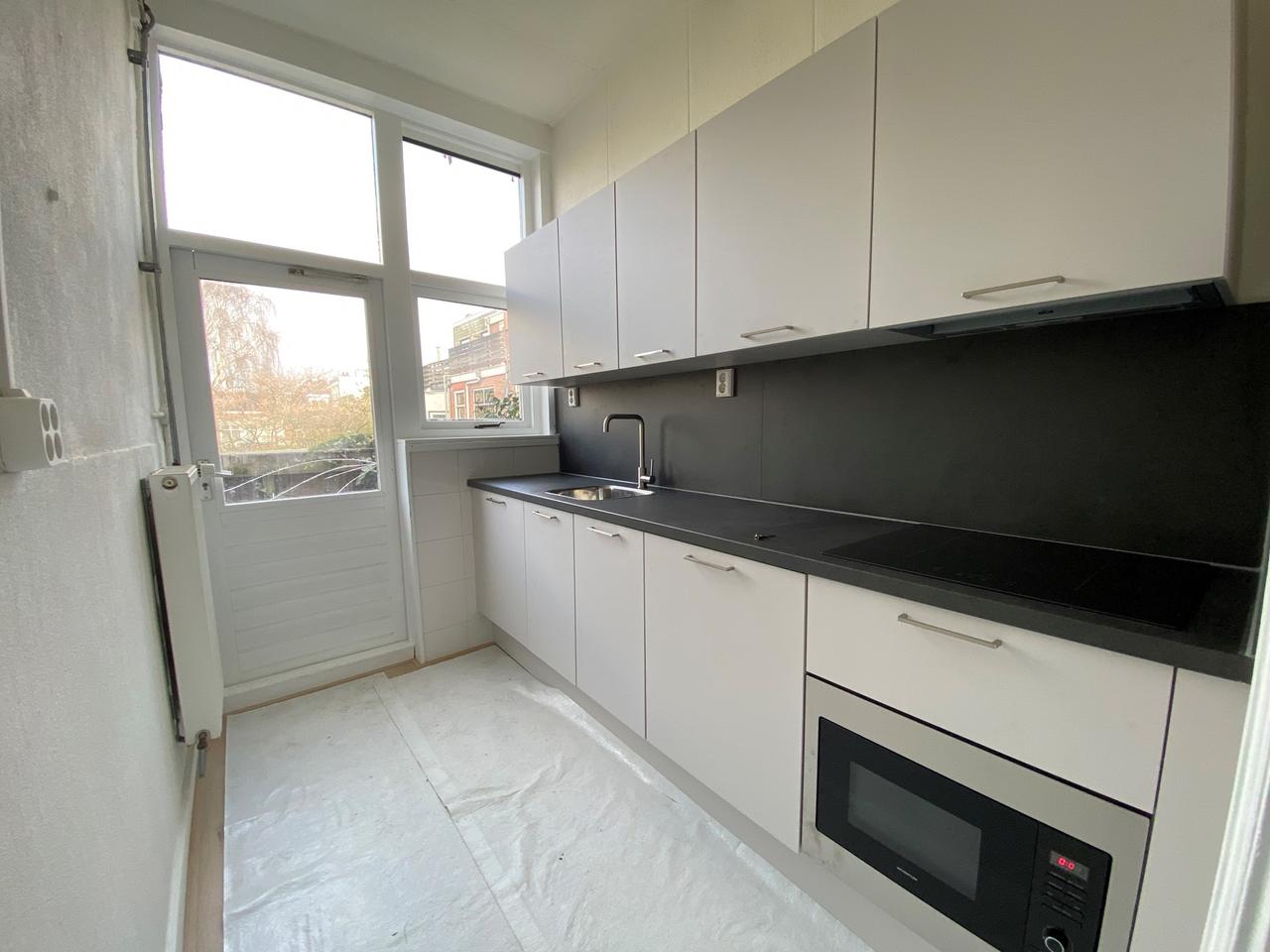 Studentenkamer van 12 m² met eigen keuken in de Oosterpoort - Afbeelding 6