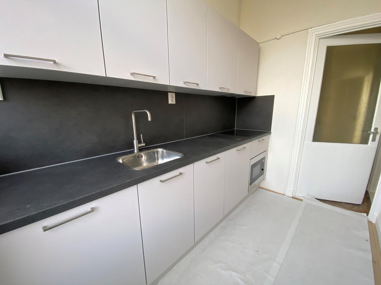 Studentenkamer van 12 m² met eigen keuken in de Oosterpoort - Afbeelding 7