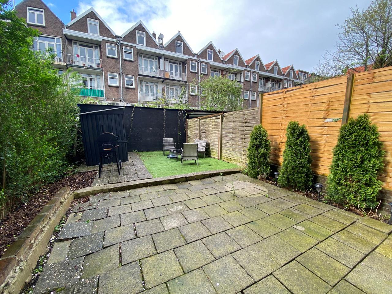 Apartment with sunny garden in Carnisse - Image 1