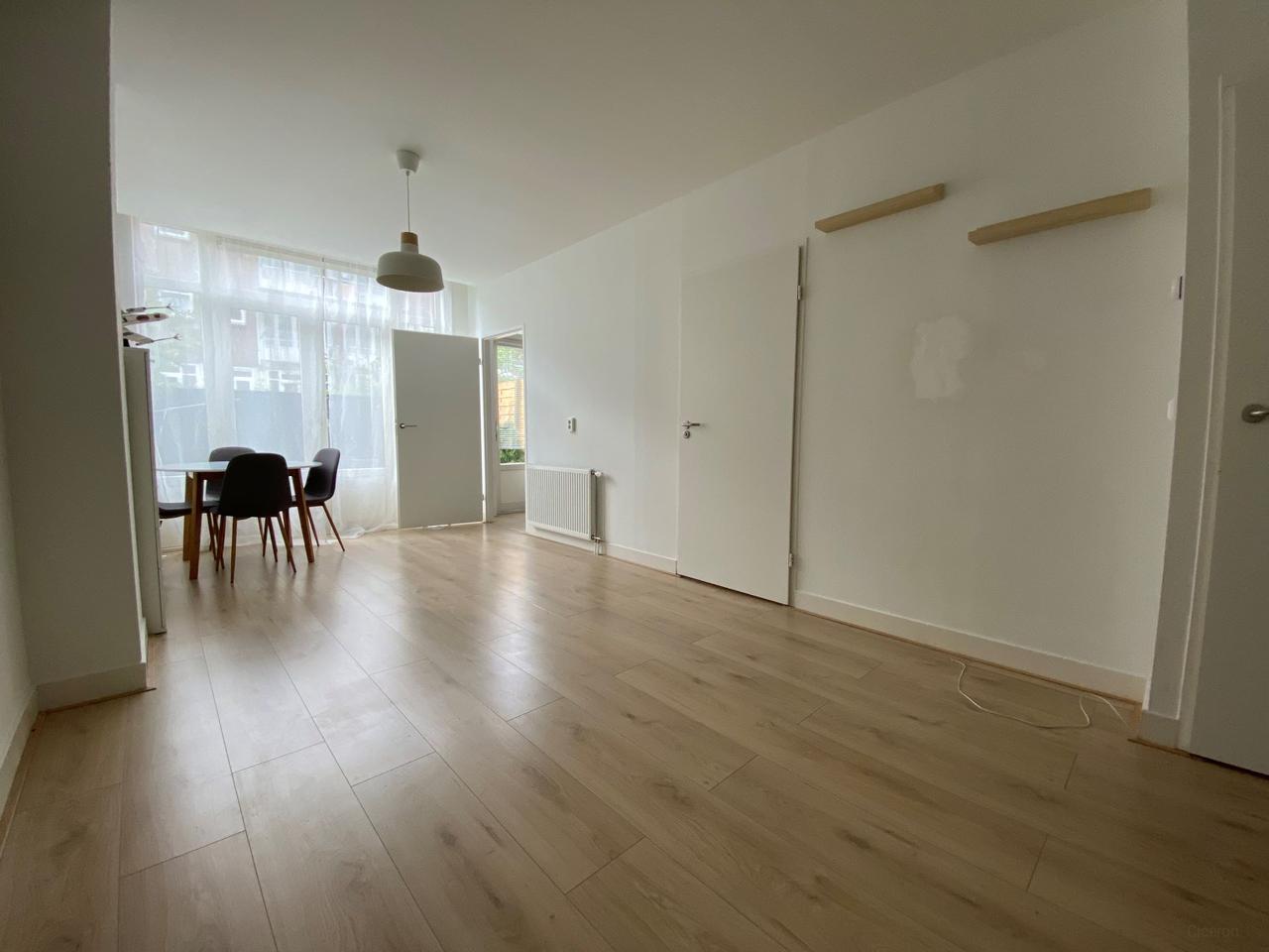 Apartment with sunny garden in Carnisse - Image 4