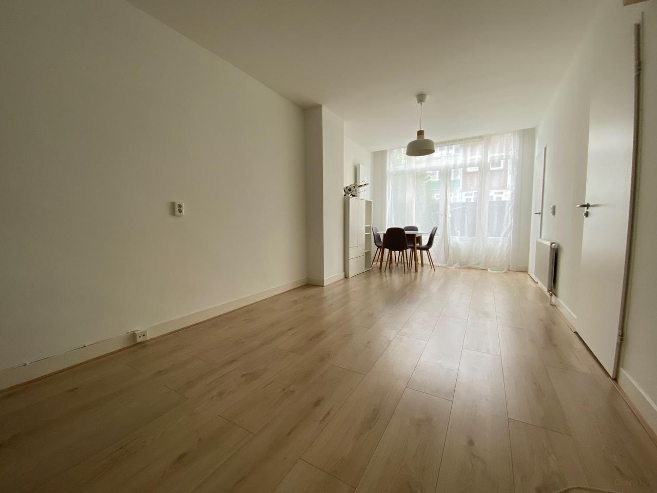 Apartment with sunny garden in Carnisse - Image 5