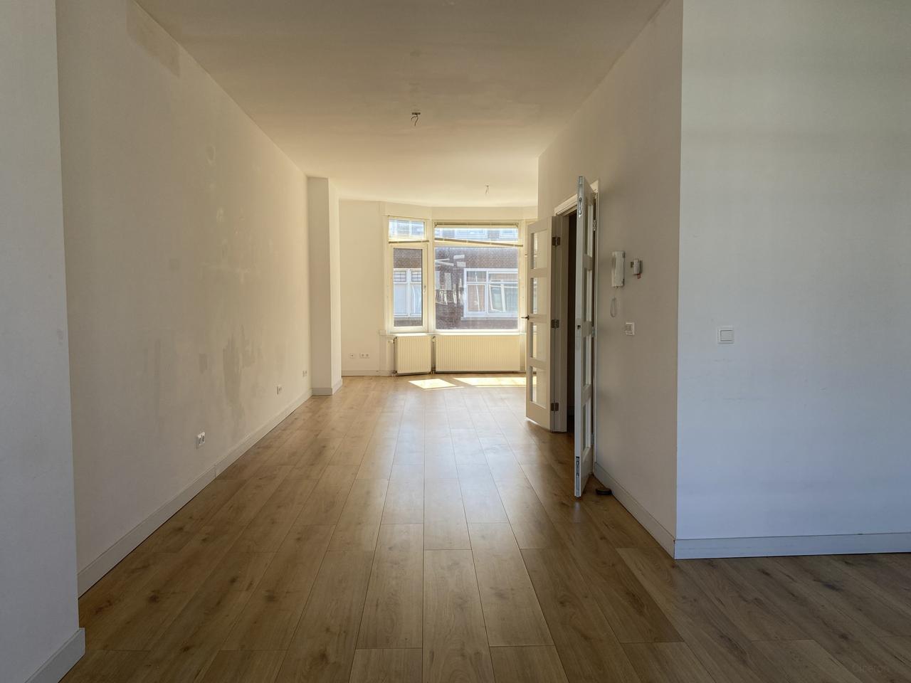 Licht dubbel bovenhuis met 2 slaapkamers - Afbeelding 5