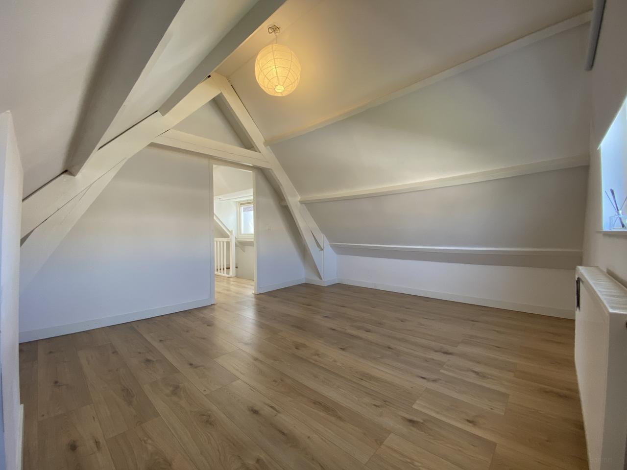 Licht dubbel bovenhuis met 2 slaapkamers - Afbeelding 12