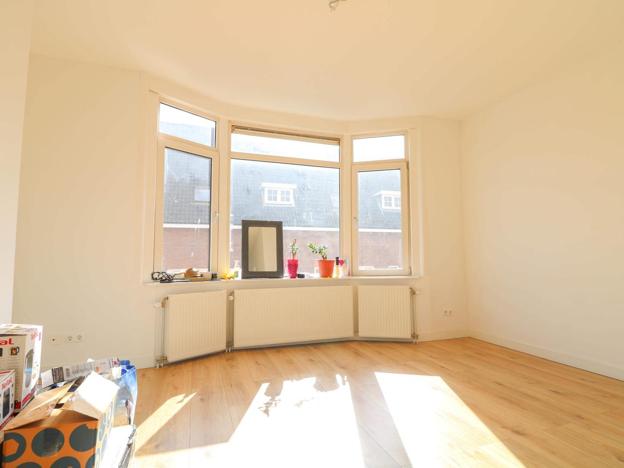 Licht dubbel bovenhuis met balkon - Afbeelding 4