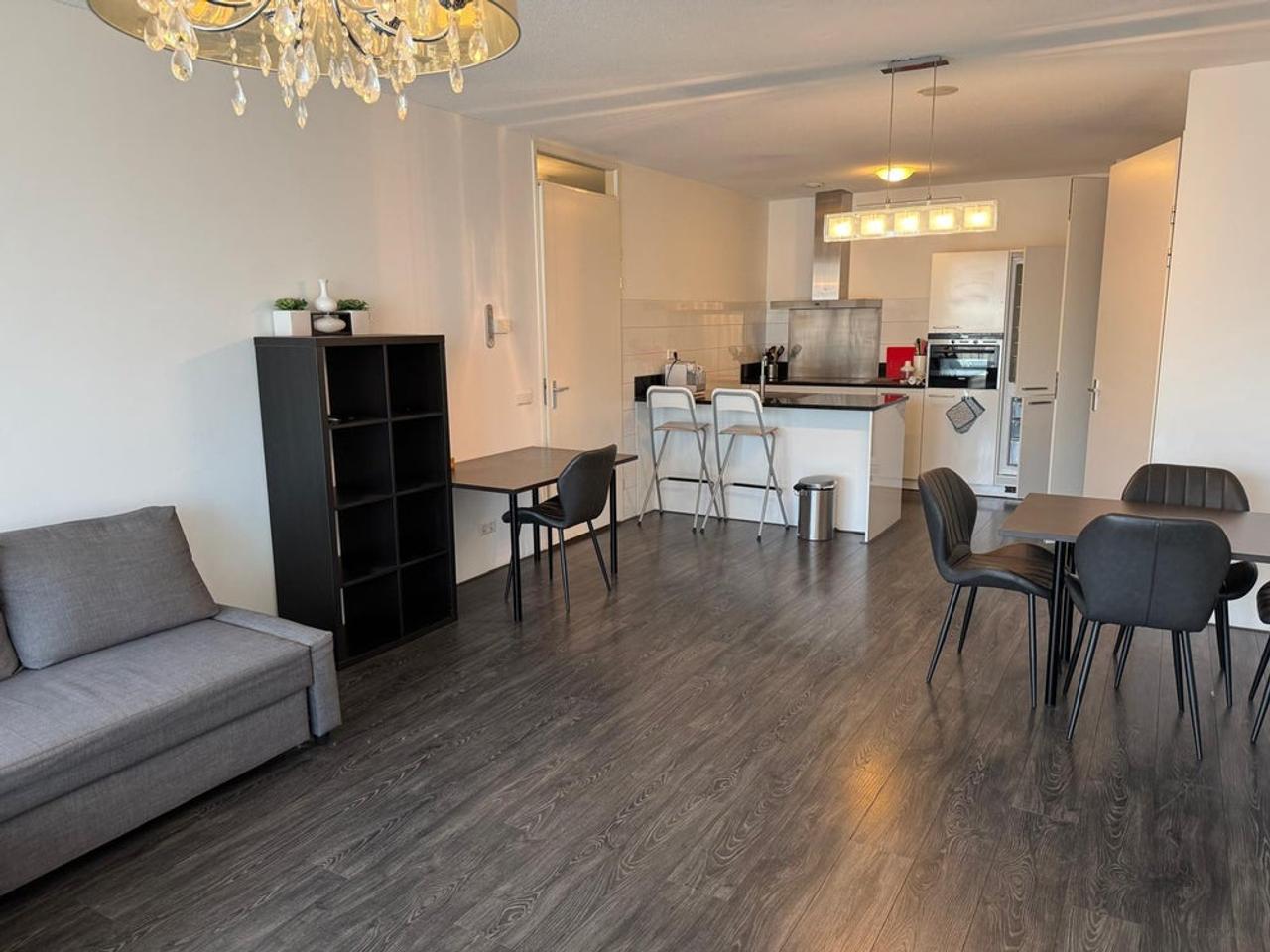 Furnished 89m² apartment in Cool - Image 2
