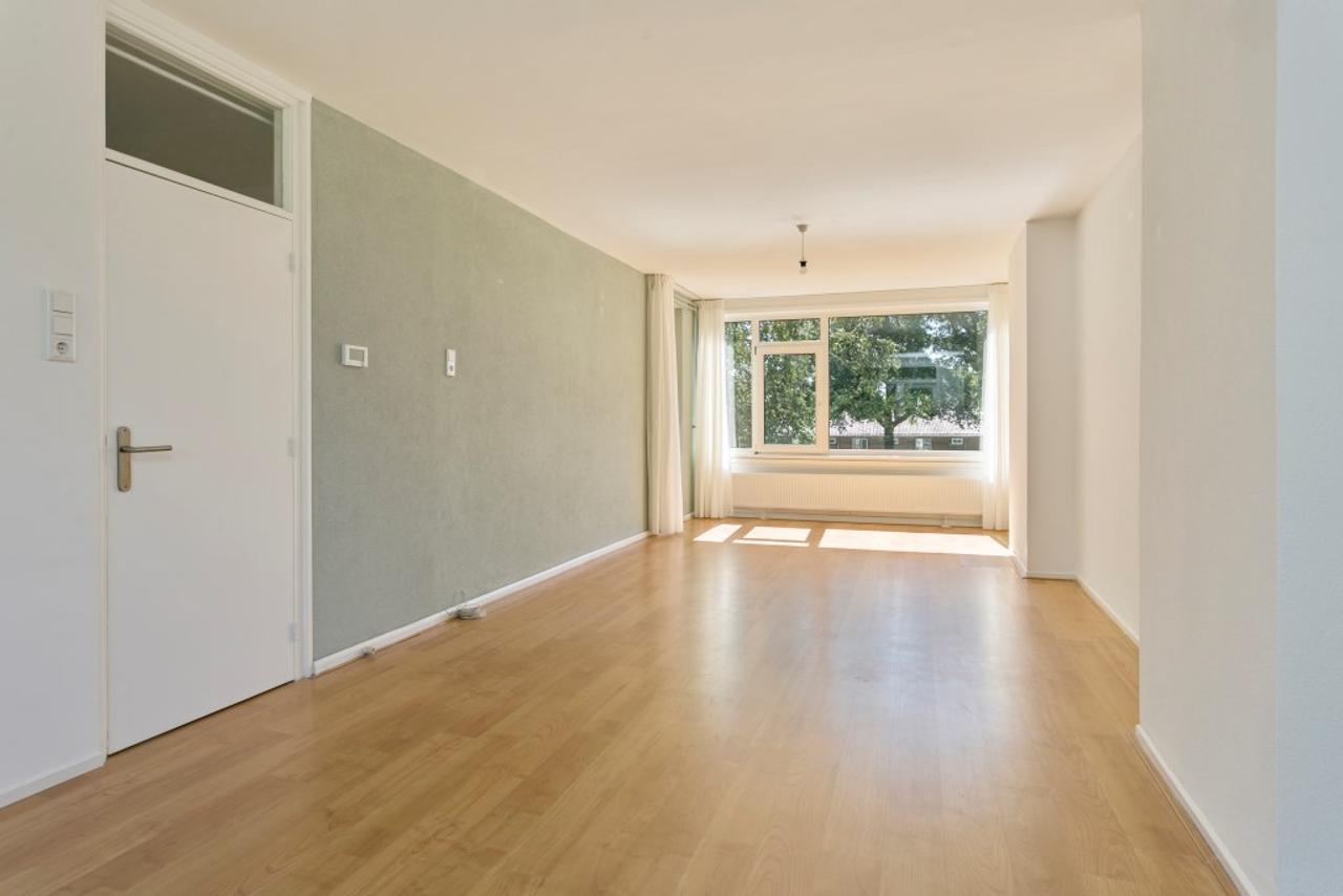 2-bedroom apartment with 2 balconies - Image 3