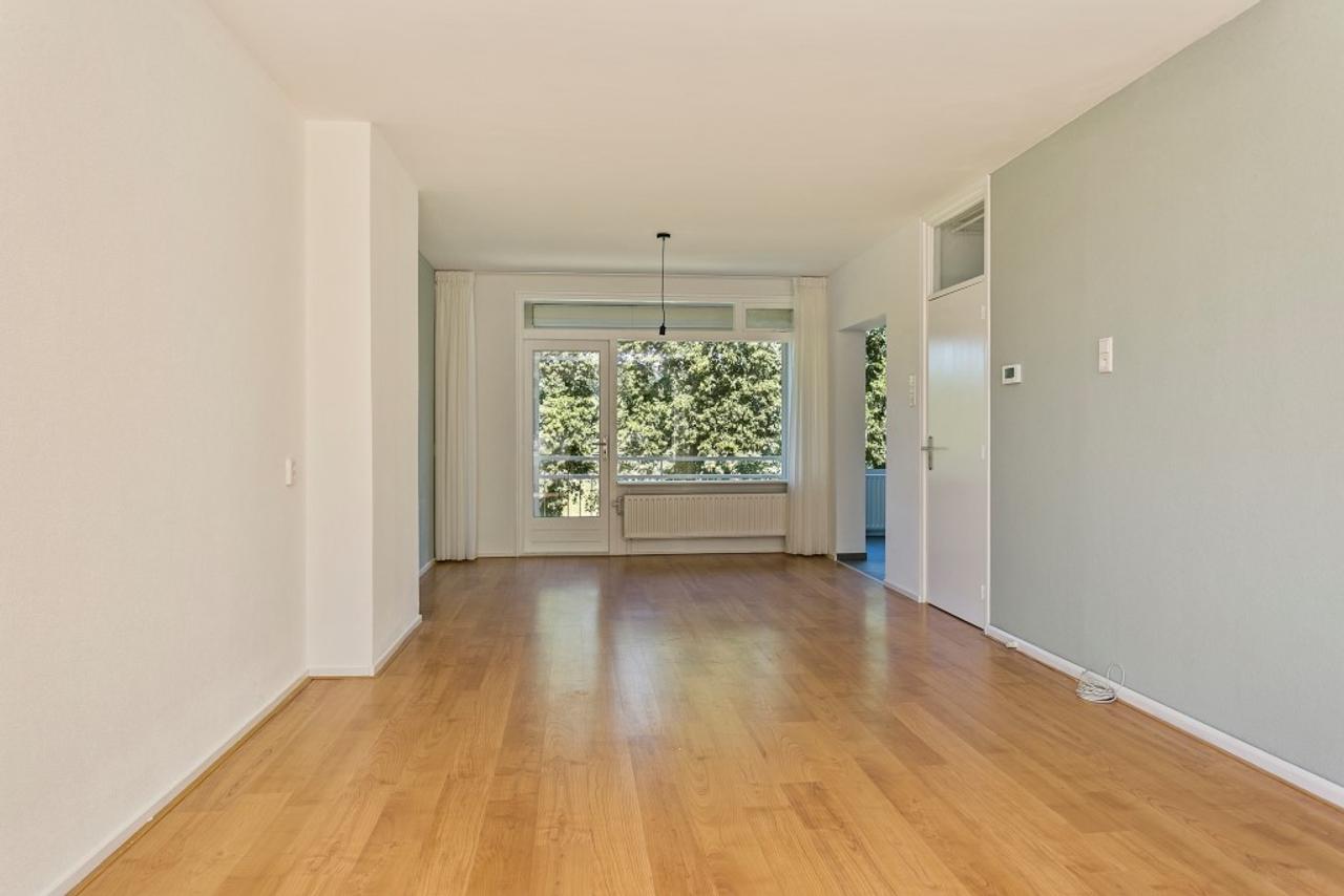 2-bedroom apartment with 2 balconies - Image 2