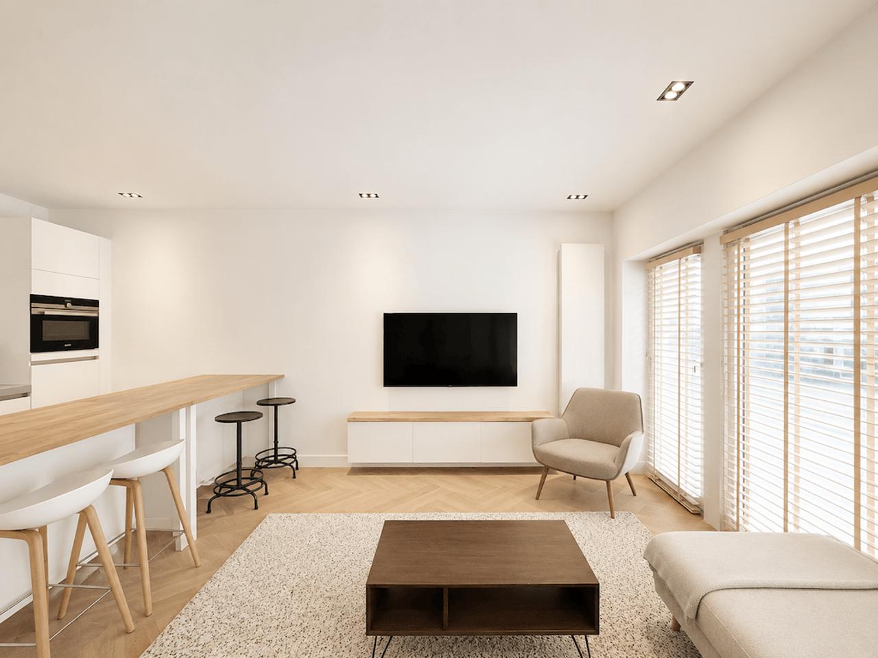 2-bedroom apartment with balcony - Image 2