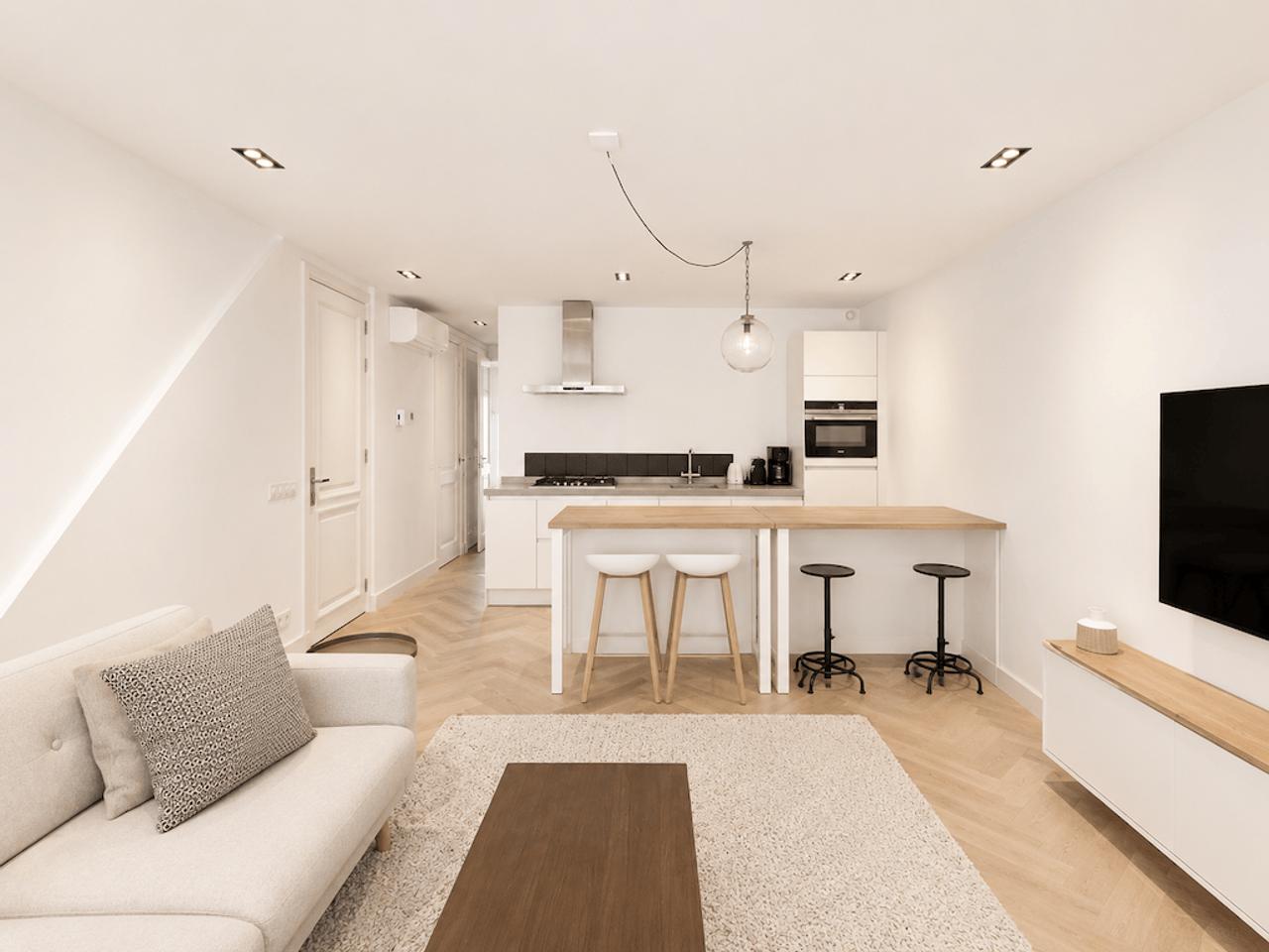 2-bedroom apartment with balcony - Image 4