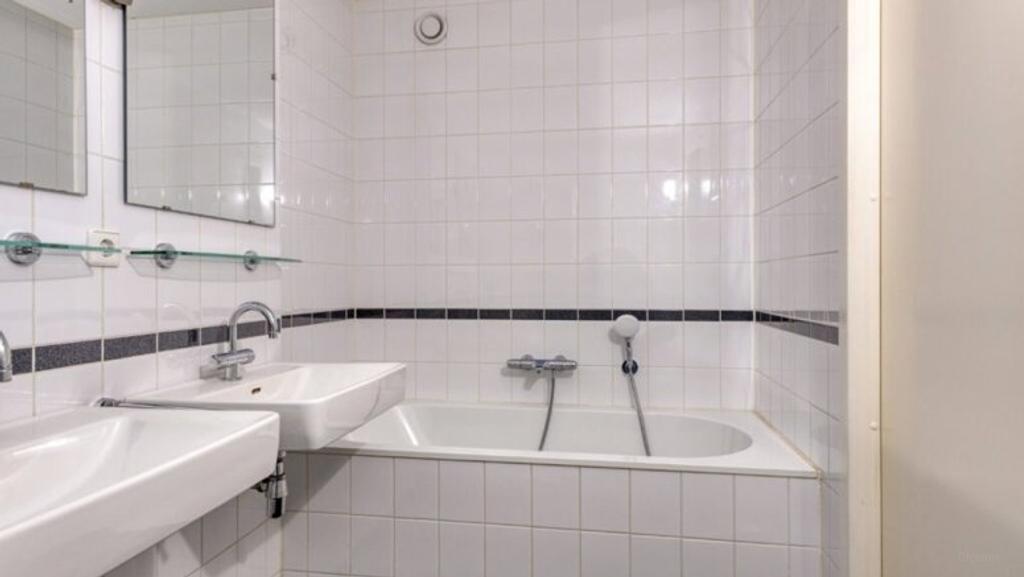 Bright 3-room apartment in Oostelijk Havengebied - Image 3
