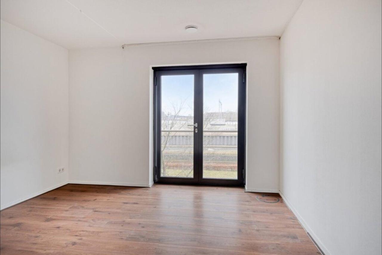 Bright 3-room apartment in Oostelijk Havengebied - Image 8