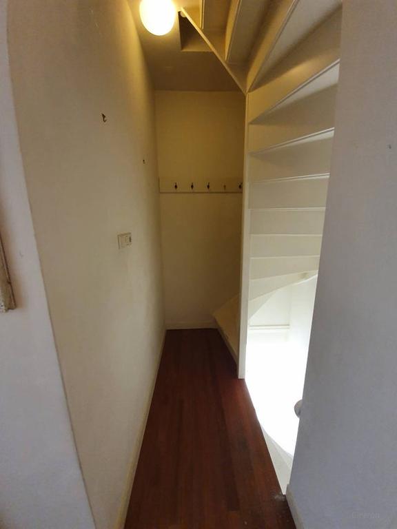 Bright 100 m² upstairs apartment in the Herewegbuurt - Image 12
