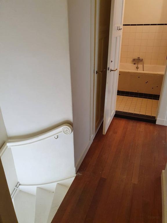 Bright 100 m² upstairs apartment in the Herewegbuurt - Image 16