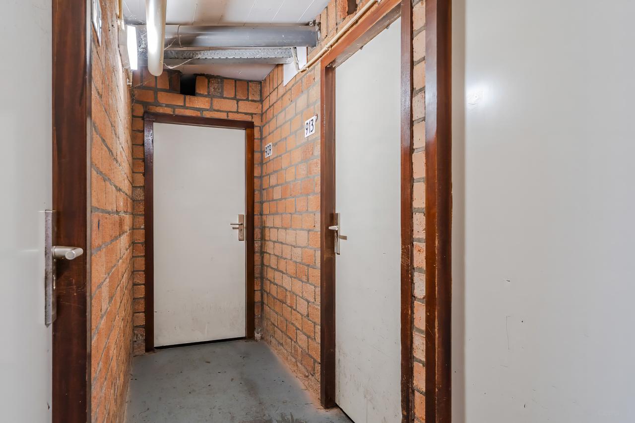 Bright 2-bedroom apartment on Brouwersgracht - Image 8