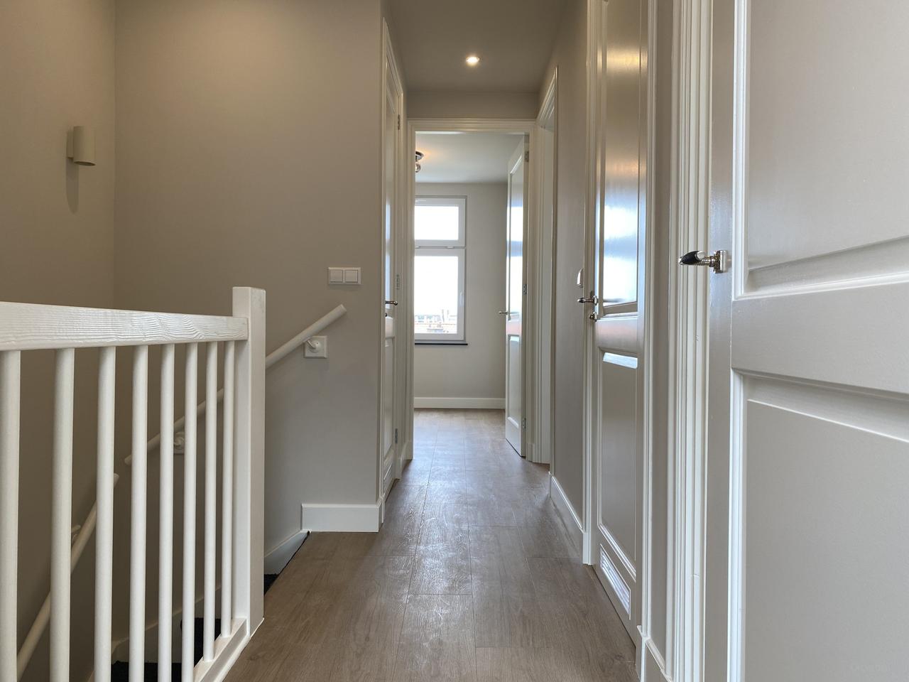 Licht dubbel bovenhuis met balkon - Afbeelding 6