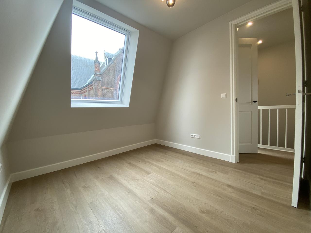 Licht dubbel bovenhuis met balkon - Afbeelding 9