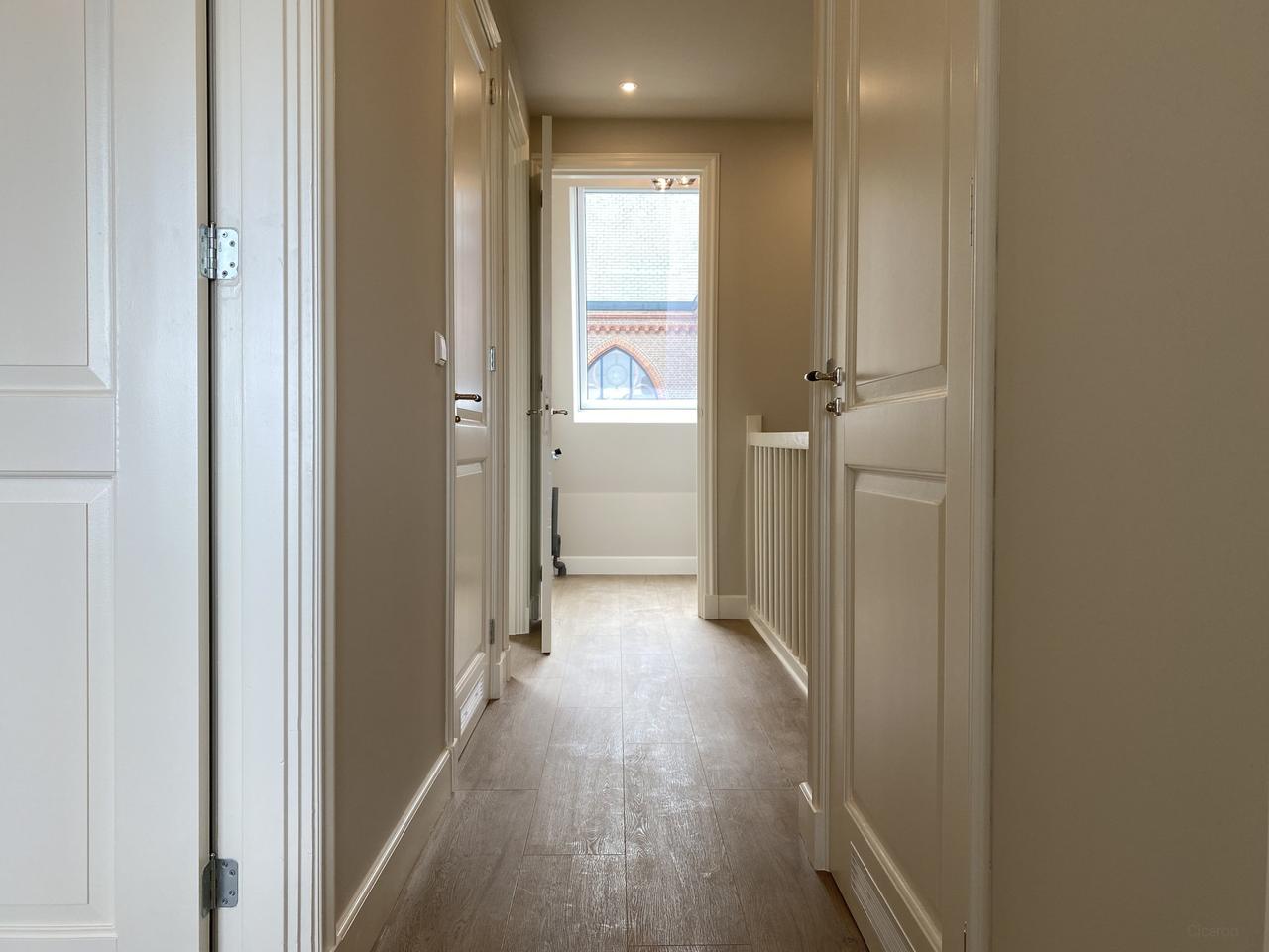 Licht dubbel bovenhuis met balkon - Afbeelding 10