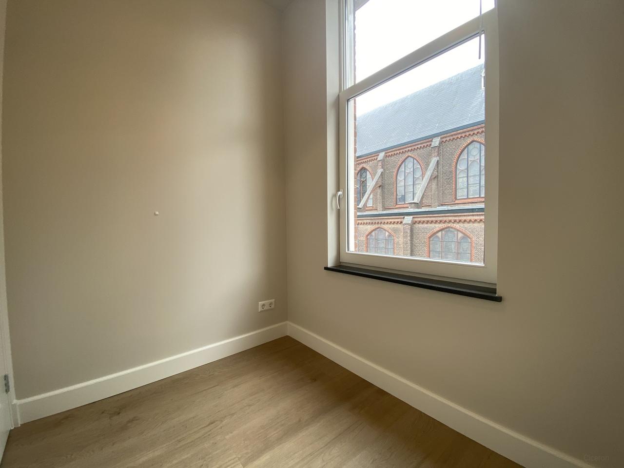 Licht dubbel bovenhuis met balkon - Afbeelding 15