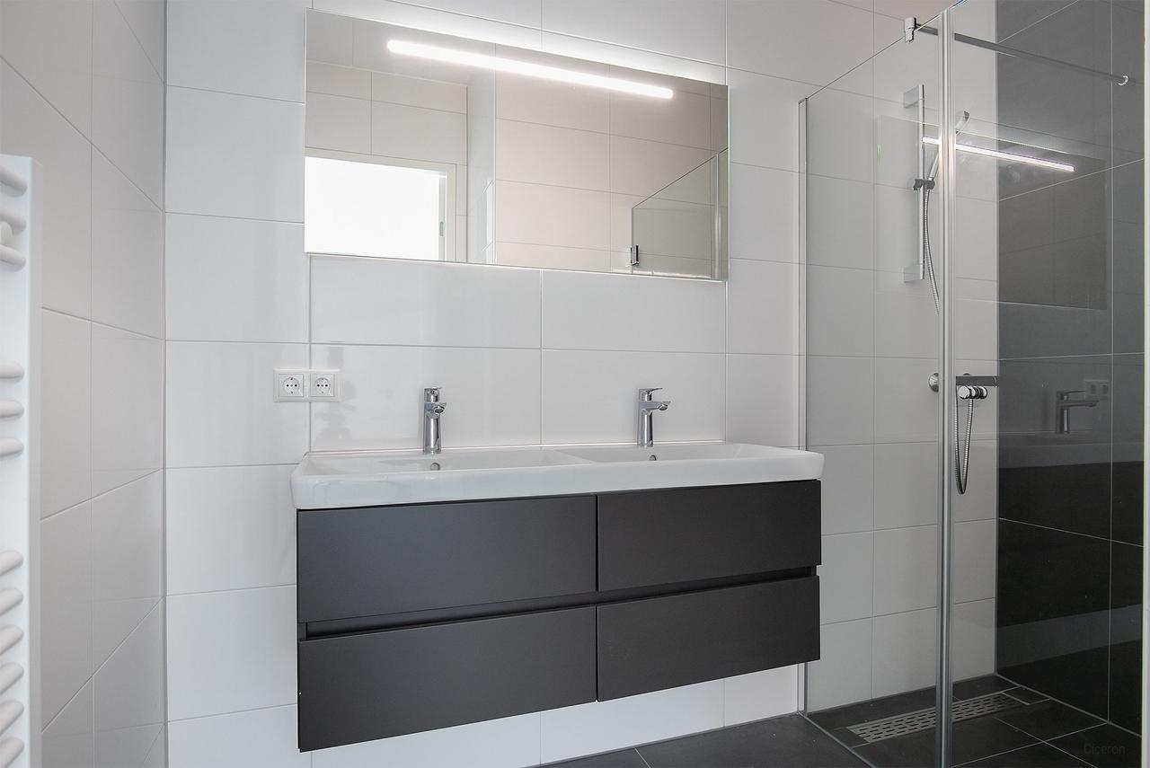 Energy-efficient apartment (79m²) in Strijp-S - Image 9