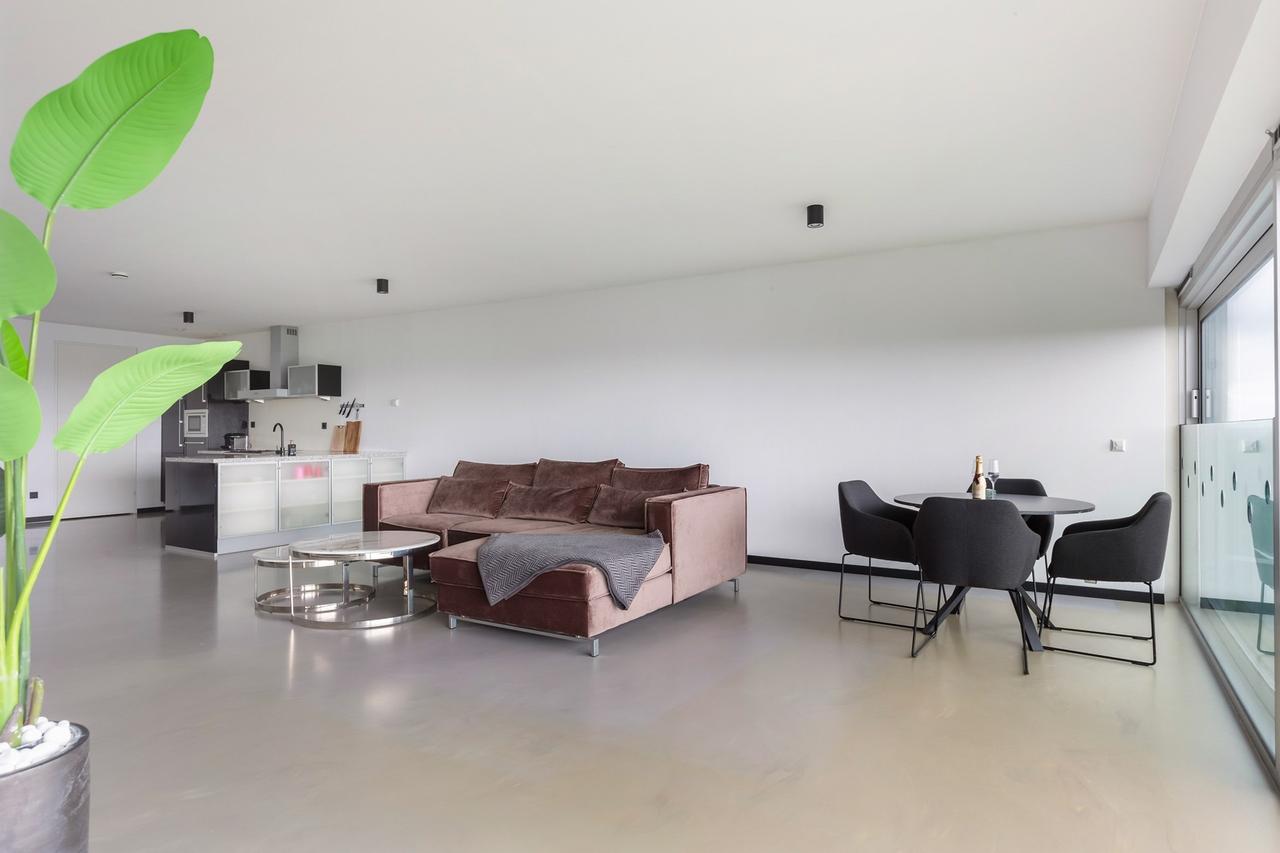 Penthouse op 11 hoog met uitzicht - Afbeelding 12