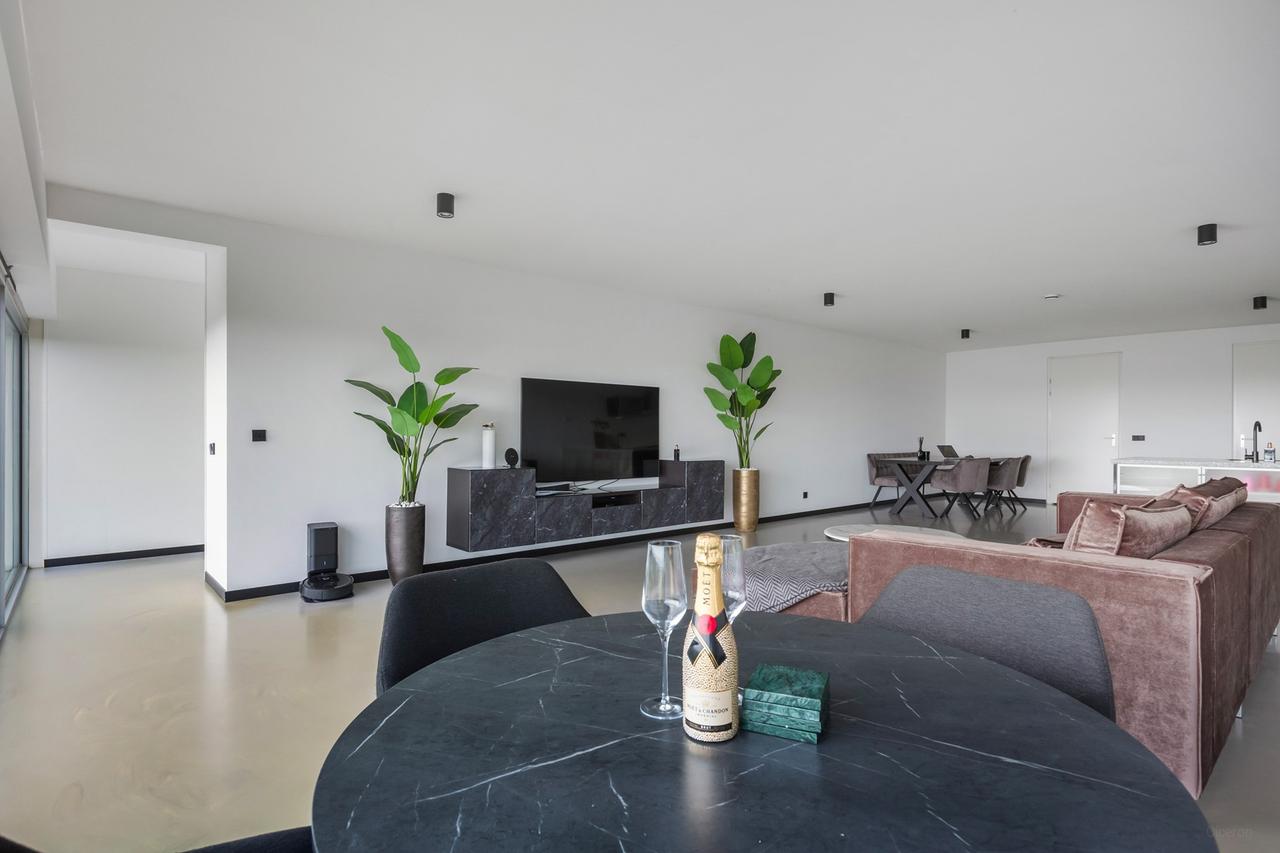 Penthouse op 11 hoog met uitzicht - Afbeelding 16