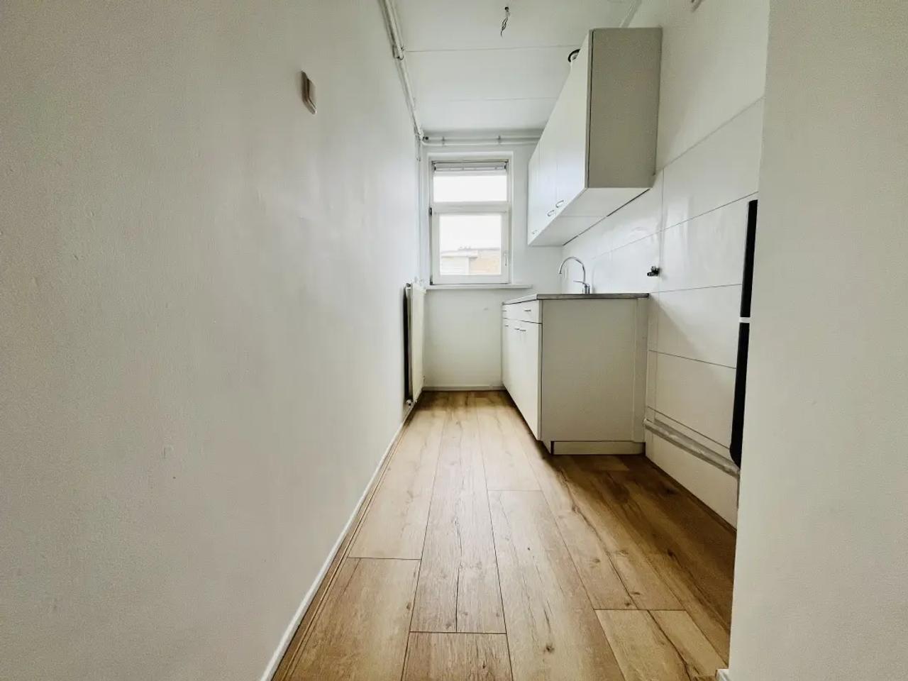3-kamer appartement met balkon in Laak - Afbeelding 2