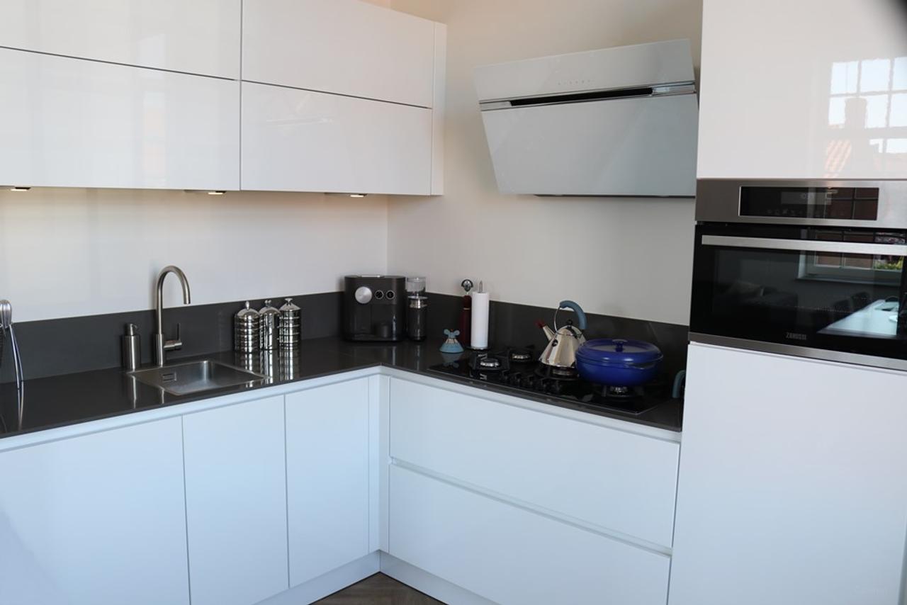Furnished Apartment with Terrace in Brielle - Image 9