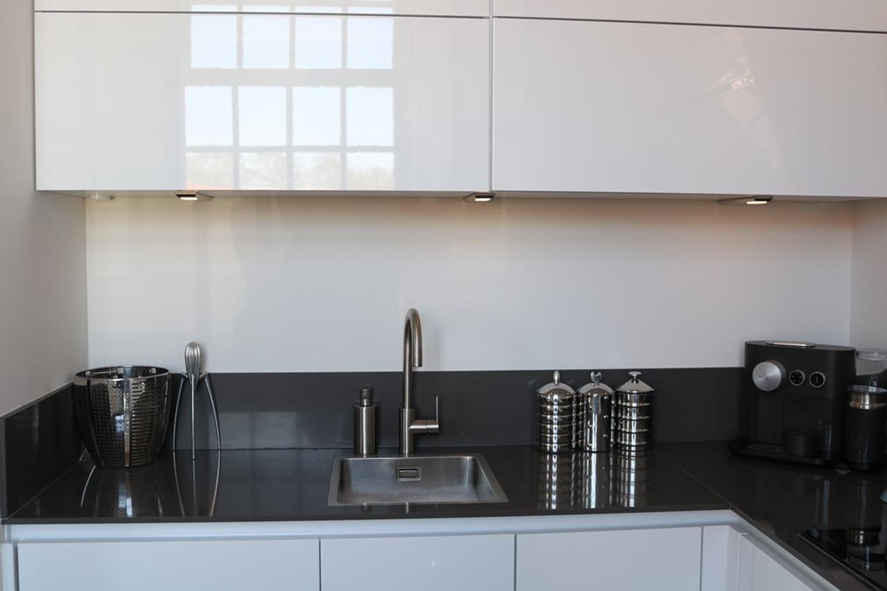Furnished Apartment with Terrace in Brielle - Image 11