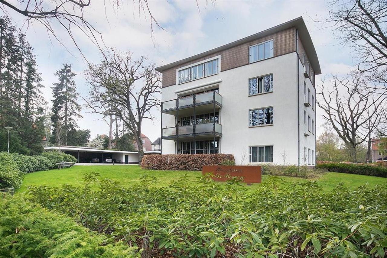 Appartement met tuin en parkeerplek - Afbeelding 1