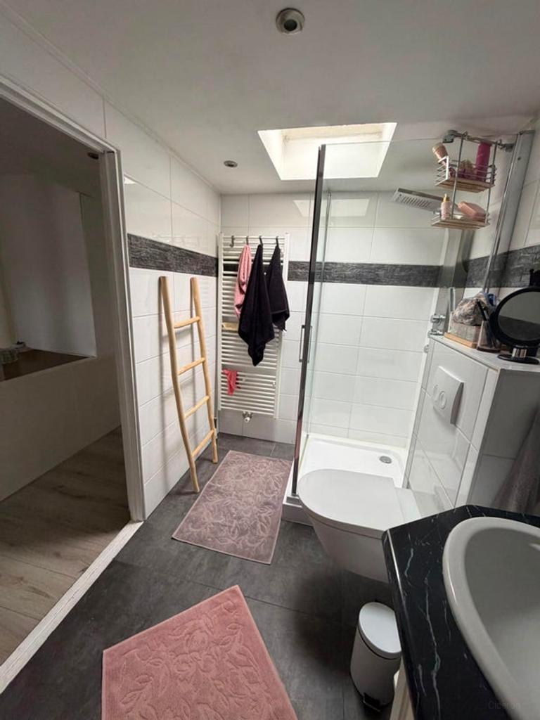Woning met 3 slaapkamers en tuin bij centrum - Afbeelding 3
