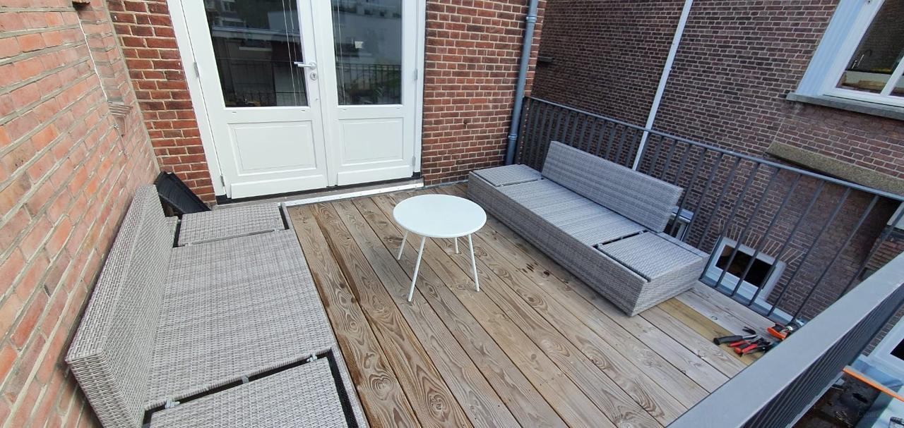 Gemeubileerd appartement met terras - Afbeelding 18