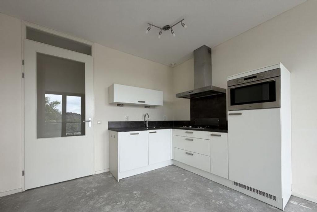 3-kamerappartement met parkeerplaats in Enka - Afbeelding 2