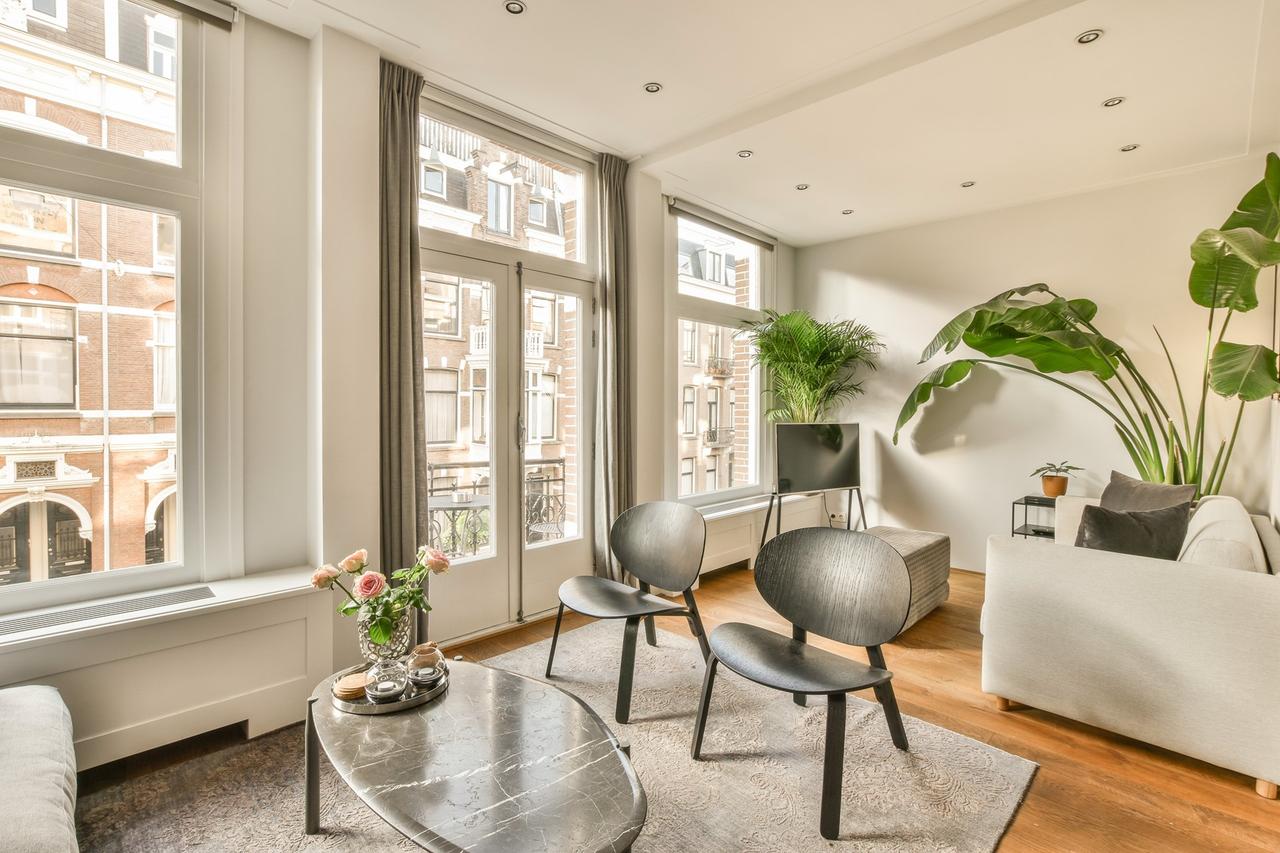 67 m² met twee balkons in Museumkwartier - Afbeelding 1
