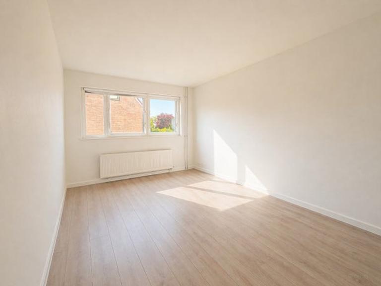 Eengezinswoning met 4 slaapkamers en tuin - Afbeelding 5