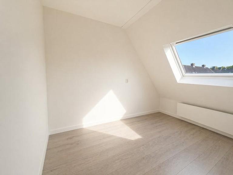 Eengezinswoning met 4 slaapkamers en tuin - Afbeelding 6