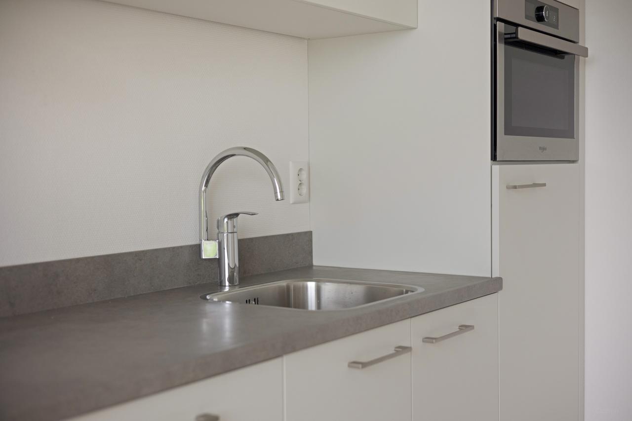 Hoekappartement met loggia in Laakhaven - Afbeelding 2