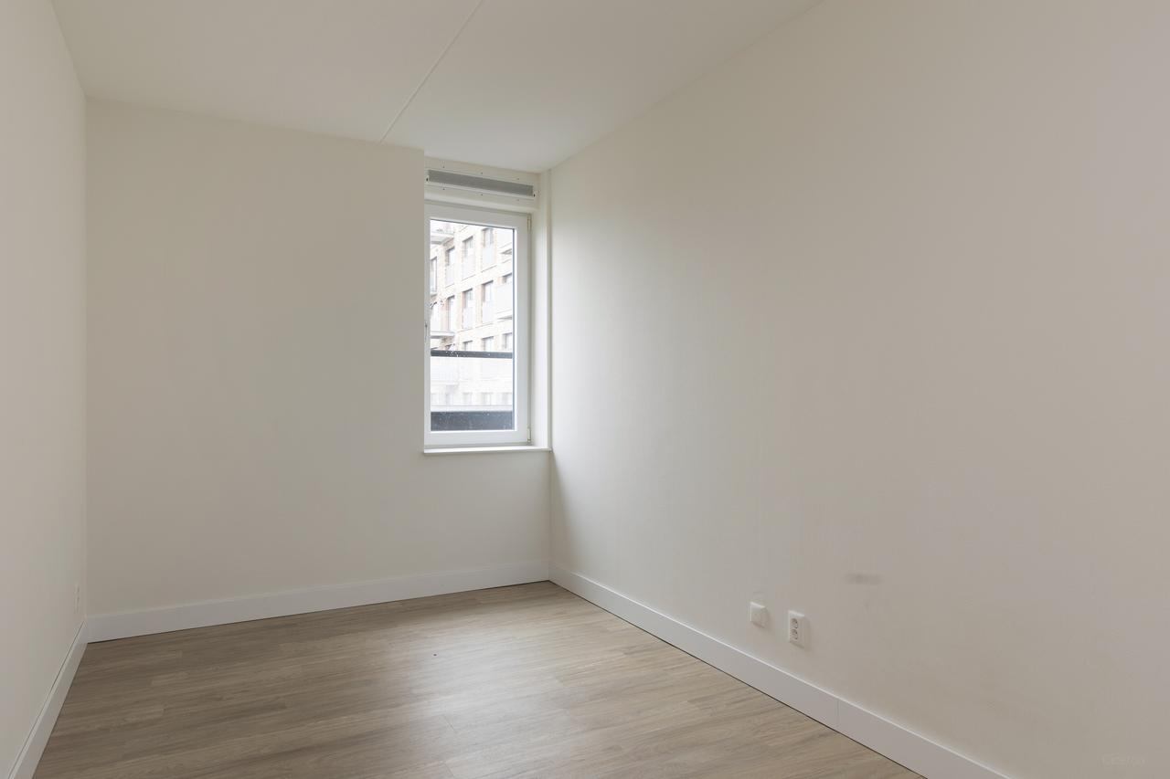 Hoekappartement met loggia in Laakhaven - Afbeelding 3