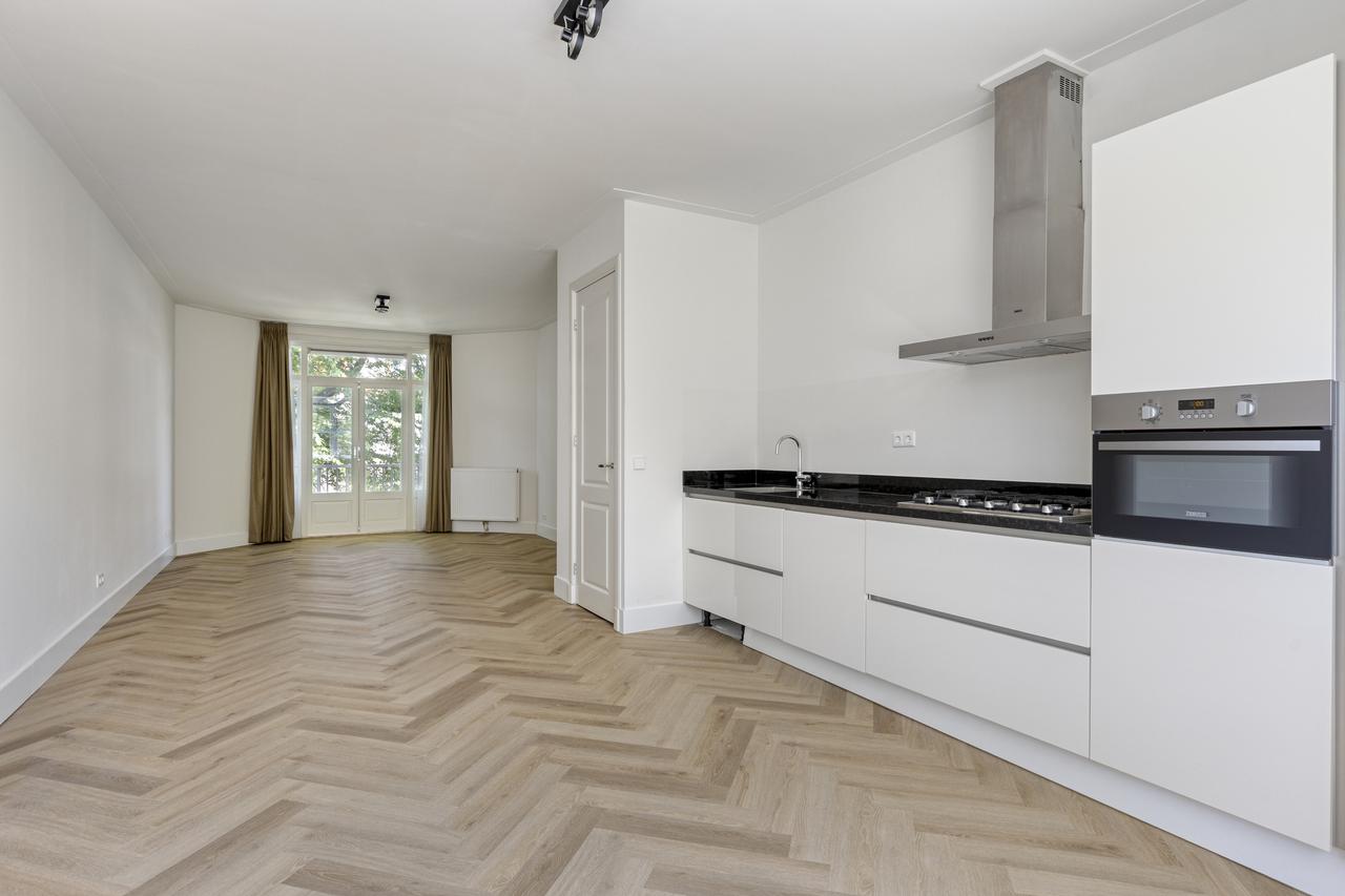 75 m2 met 2 slaapkamers in Rivierenbuurt - Afbeelding 1