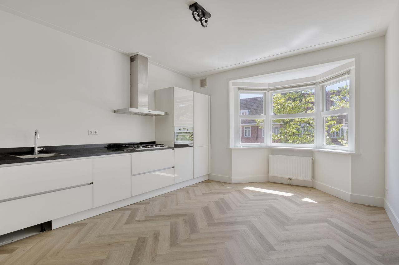 75 m2 met 2 slaapkamers in Rivierenbuurt - Afbeelding 3
