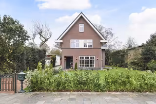 Vrijstaande villa met 5 slaapkamers