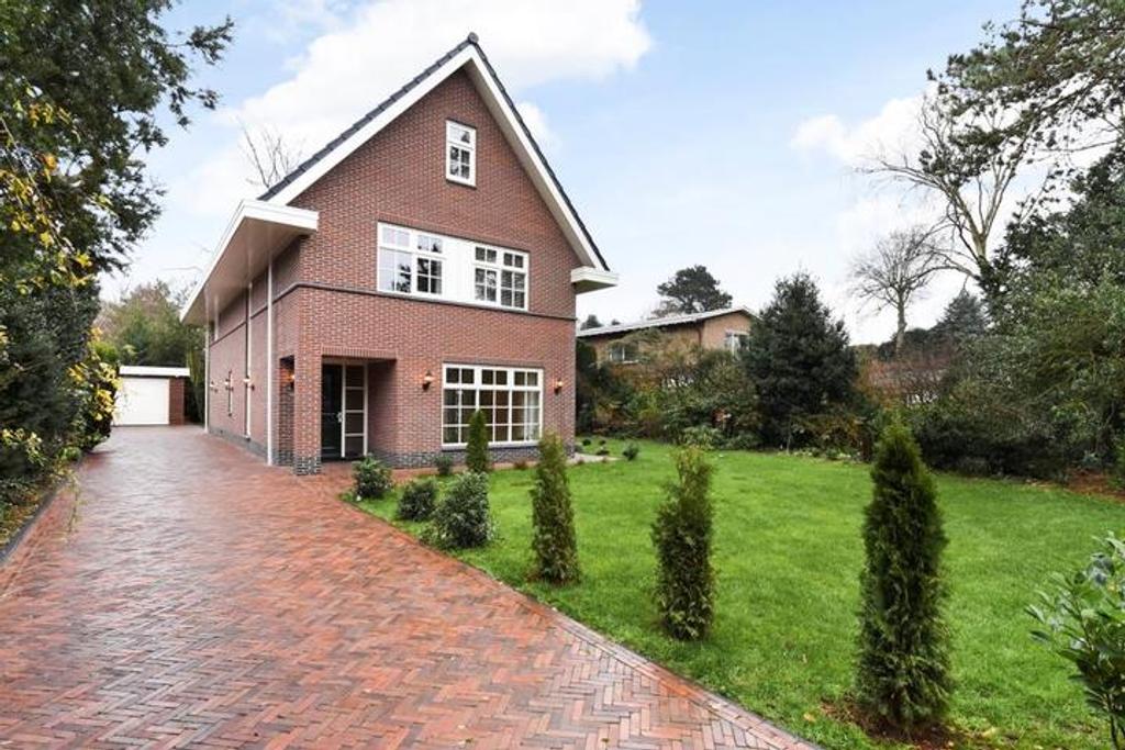 Vrijstaande villa met 5 slaapkamers - Afbeelding 2