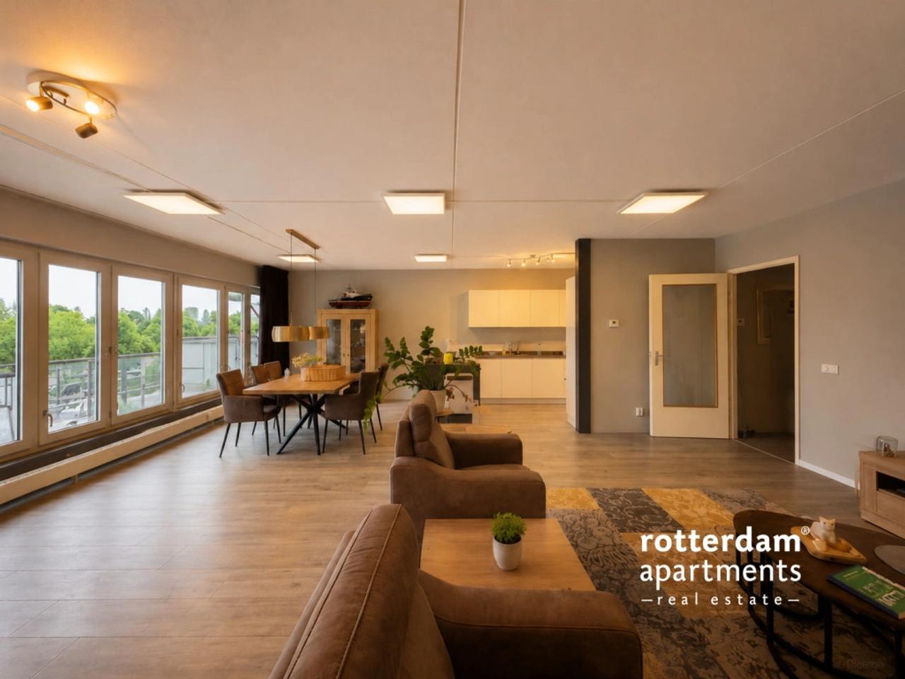 110 m² appartement met balkon in Dordrecht - Afbeelding 2